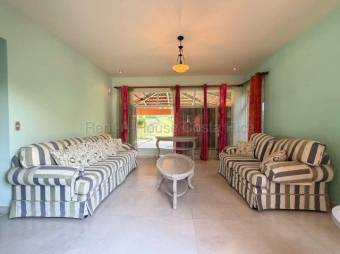 Venta de Casa en Grecia-Puente de Piedra. RAH 27-886