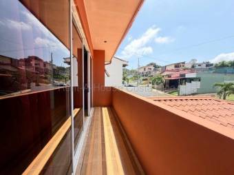 Venta de Casa en Grecia-Puente de Piedra. RAH 27-886