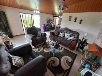 Venta de Casa en Mercedes Sur-Puriscal. RAH 27-885