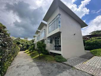 Se alquila apartamento en Ciudad Colón Mora 27-819