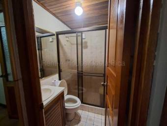 Se alquila casa en San Antonio Escazú 27-938