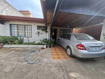 Se alquila casa en San Antonio Escazú 27-938