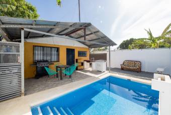 Casa en Venta Cerca de Tamarindo con Piscina Privada y Estudio Independiente