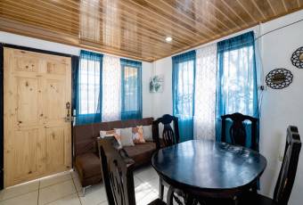 Casa en Venta Cerca de Tamarindo con Piscina Privada y Estudio Independiente