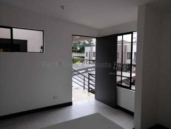 Se alquila apartamento en San Francisco Heredia 27-817