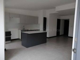 Se alquila apartamento en San Francisco Heredia 27-817