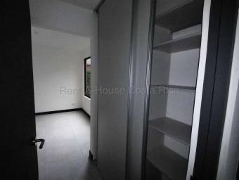 Se alquila apartamento en San Francisco Heredia 27-817