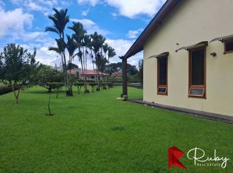 DONDE EL DISEÑO Y LA NATURALEZA SE ENCUENTRAN Guápiles, Pococí  Residencial privado