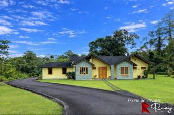 DONDE EL DISEÑO Y LA NATURALEZA SE ENCUENTRAN Guápiles, Pococí  Residencial privado