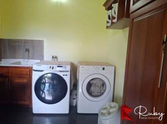 DONDE EL DISEÑO Y LA NATURALEZA SE ENCUENTRAN Guápiles, Pococí  Residencial privado