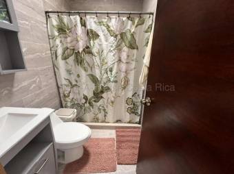 Venta de Propiedad Comercial y Residencial 2 LOCALES Y 2 APTOS en San Rafael de Escazú. RAH 27-870