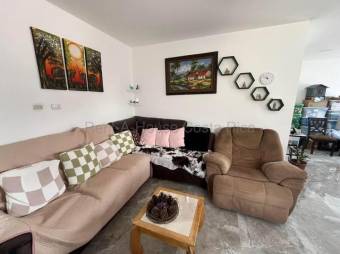 Venta de Propiedad Comercial y Residencial 2 LOCALES Y 2 APTOS en San Rafael de Escazú. RAH 27-870