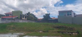 Lote esquinero uso mixto, San Pablo Heredia 1,112 mtrs2