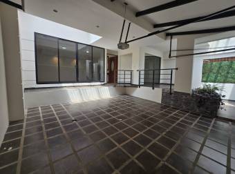 VENTA DE HERMOSA CASA EN MERCEDES NORTE, HEREDIA