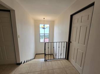 VENTA DE HERMOSA CASA EN MERCEDES NORTE, HEREDIA