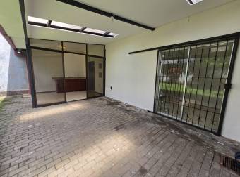 VENTA DE HERMOSA CASA EN MERCEDES NORTE, HEREDIA