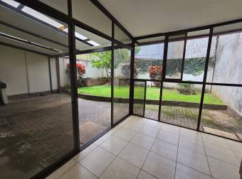 VENTA DE HERMOSA CASA EN MERCEDES NORTE, HEREDIA