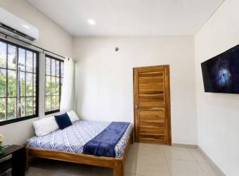 Propiedad en Venta con Dos Casas Independientes y Piscina Privada