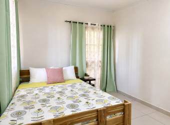 Propiedad en Venta con Dos Casas Independientes y Piscina Privada