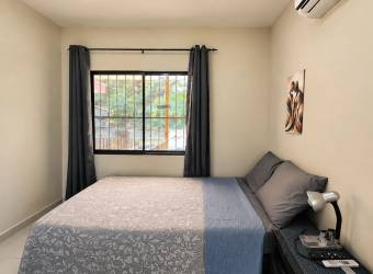 Propiedad en Venta con Dos Casas Independientes y Piscina Privada