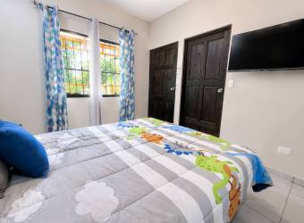 Propiedad en Venta con Dos Casas Independientes y Piscina Privada