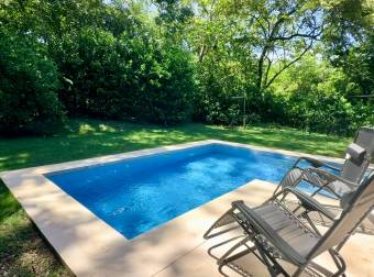 Propiedad en Venta con Dos Casas Independientes y Piscina Privada