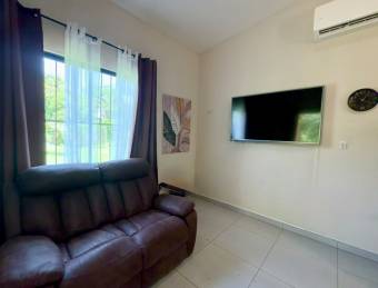 Propiedad en Venta con Dos Casas Independientes y Piscina Privada