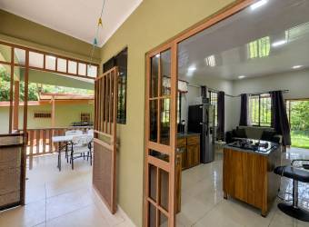 Propiedad en Venta con Dos Casas Independientes y Piscina Privada