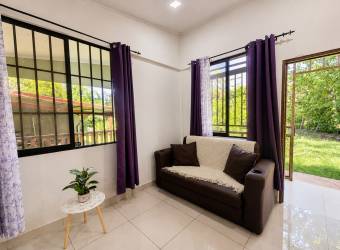 Propiedad en Venta con Dos Casas Independientes y Piscina Privada