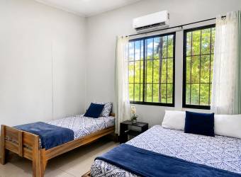 Propiedad en Venta con Dos Casas Independientes y Piscina Privada