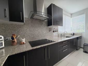 Se vende casa en Piedades Santa Ana 27-959
