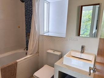 Se vende casa en Piedades Santa Ana 27-801