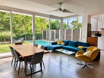 Se vende casa en Piedades Santa Ana 27-801