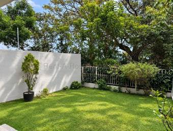 Se vende casa en Piedades Santa Ana 27-801
