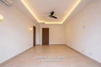 Casa nueva en venta Escazú Los Laureles /piscina-terraza