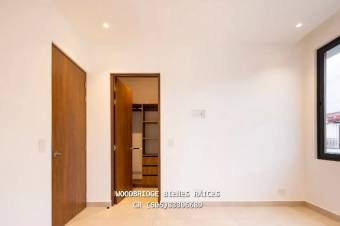 Casa nueva en venta Escazú Los Laureles /piscina-terraza