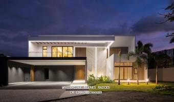 Casa nueva en venta Escazú Los Laureles /piscina-terraza