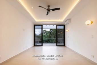 Casa nueva en venta Escazú Los Laureles /piscina-terraza
