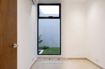 Casa nueva en venta Escazú Los Laureles /piscina-terraza
