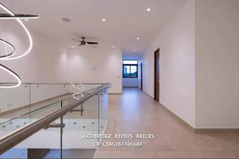 Casa nueva en venta Escazú Los Laureles /piscina-terraza