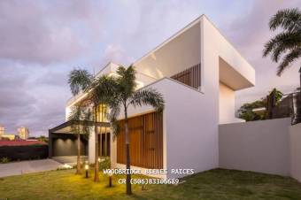 Casa nueva en venta Escazú Los Laureles /piscina-terraza
