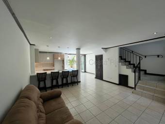 Se alquila casa en Pozos Santa Ana 27-865