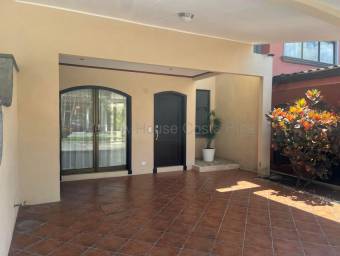 Se alquila casa en Pozos Santa Ana 27-865