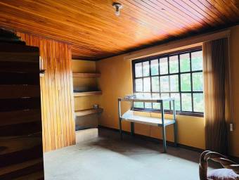 Venta de Amplia Casa en Santo Domingo-Heredia. RAH 27-947