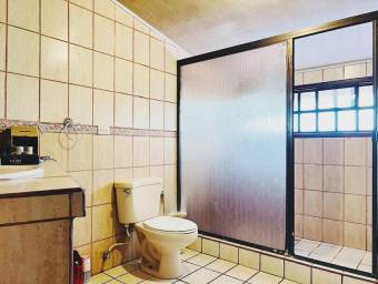 Venta de Amplia Casa en Santo Domingo-Heredia. RAH 27-947