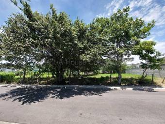 Se vende lote en Piedades Santa Ana 27-5