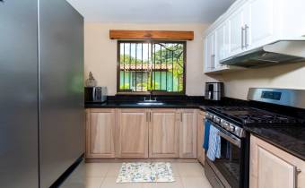Casa Amueblada en Venta en La Josefina con Piscina Privada
