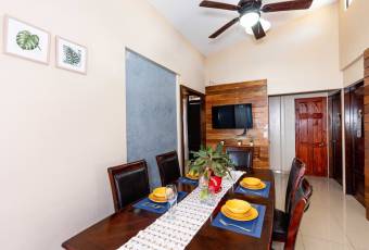 Casa Amueblada en Venta en La Josefina con Piscina Privada