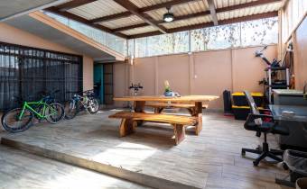 Casa Amueblada en Venta en La Josefina con Piscina Privada