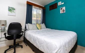 Casa Amueblada en Venta en La Josefina con Piscina Privada